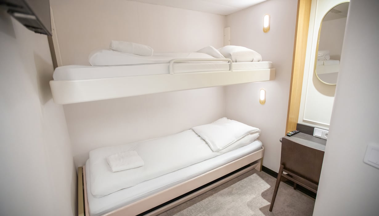 Standard inside for 2 with bunk beds - Crown